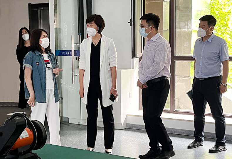 長春市高新區管委會副主任譚丹一行蒞臨長春精儀光電技術有限公司調研